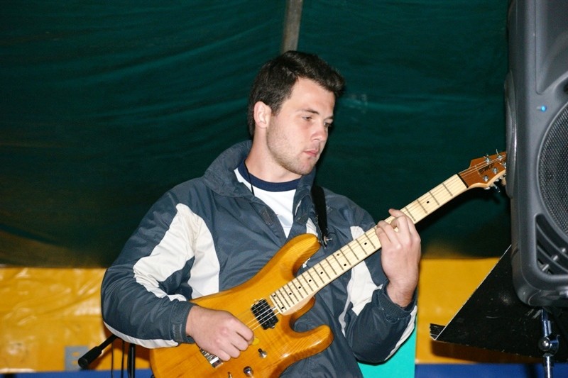 09